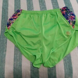 NWOT NEW BALANCE RUNNING SHORTS LIME GREEN WITH SIDE ACCENTS, ASIAN SIZE "O"